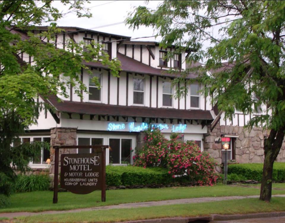 The Stone House Motel & Motor Lodge Ticonderoga 外观 照片